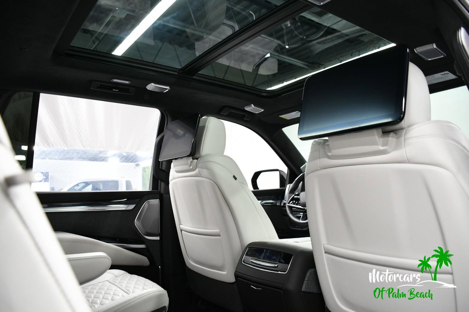 Used 2026 Cadillac Escalade V w/ LPO, ONYX Package image 49