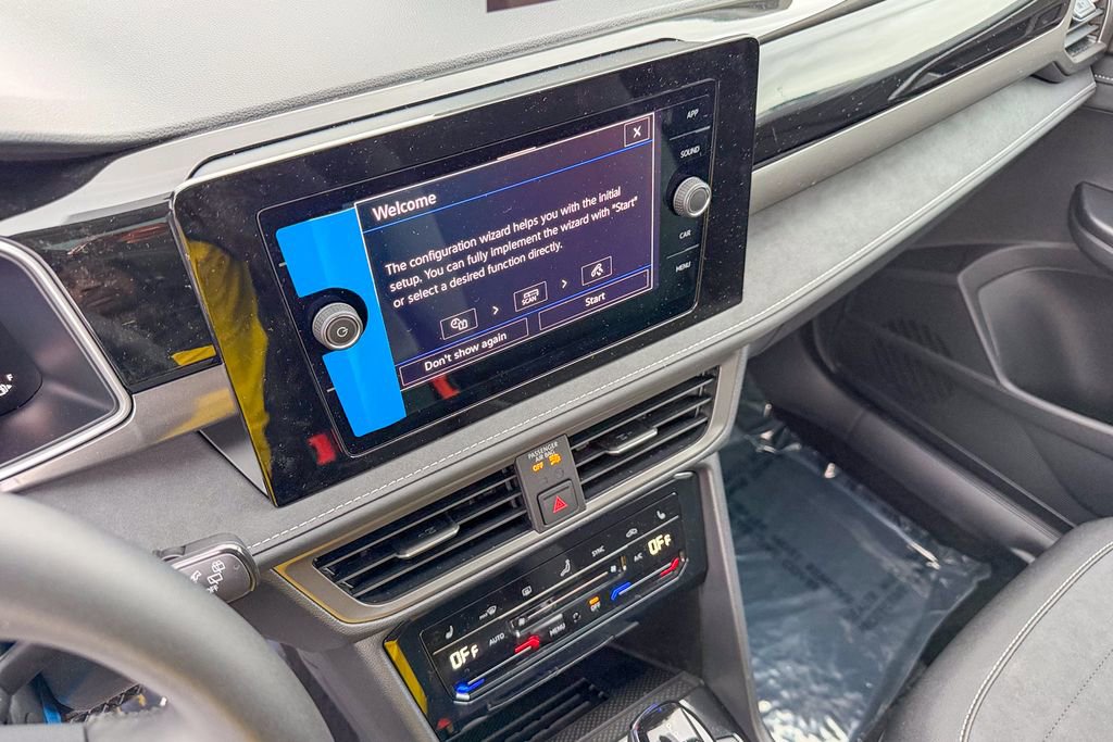 New 2026 Volkswagen Taos SE image 18