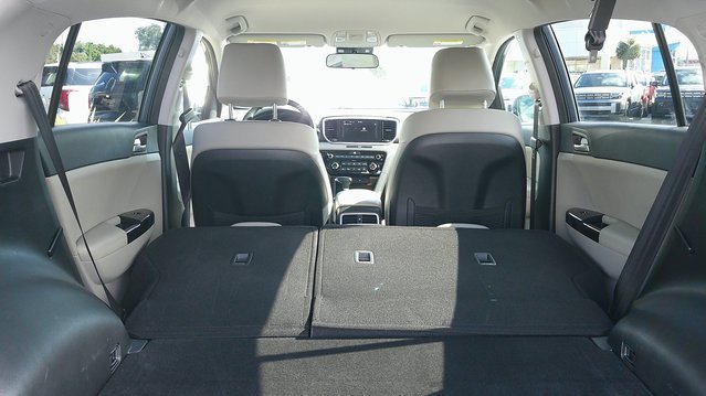 Used 2020 Kia Sportage EX image 25