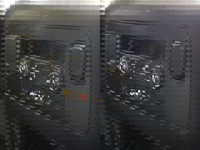 Used 2015 GMC Yukon XL SLT w/ Open Road Package image 9