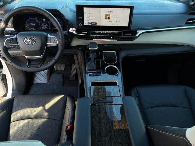 Certified 2026 Toyota Sienna Limited FWD image 9