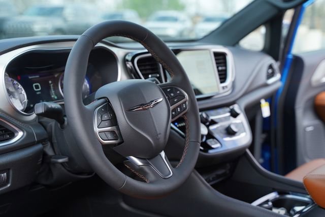 New 2026 Chrysler Pacifica Pinnacle AWD/4WD image 27