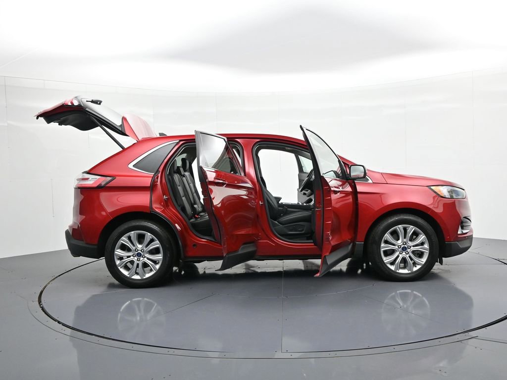 Used 2020 Ford Edge Titanium w/ Equipment Group 301A AWD/4WD image 34
