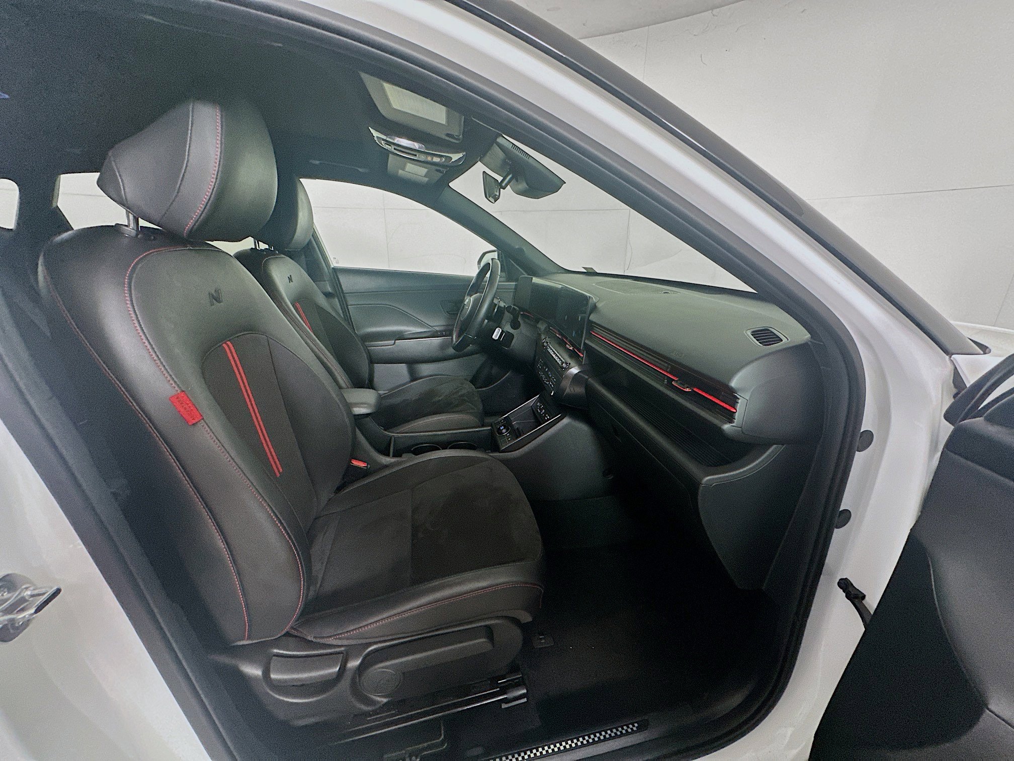 Used 2024 Hyundai Kona N Line image 31