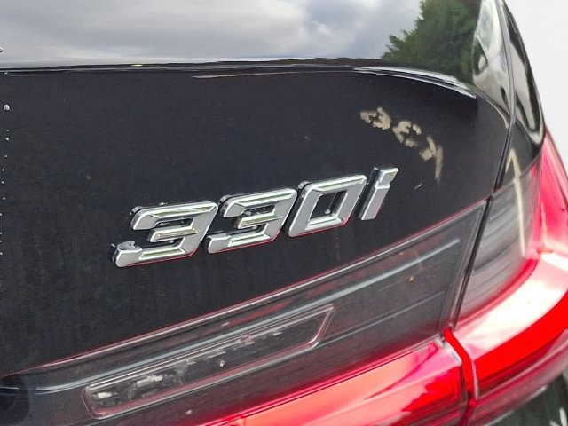 New 2026 BMW 330i xDrive Sedan w/ Premium Package AWD/4WD image 21