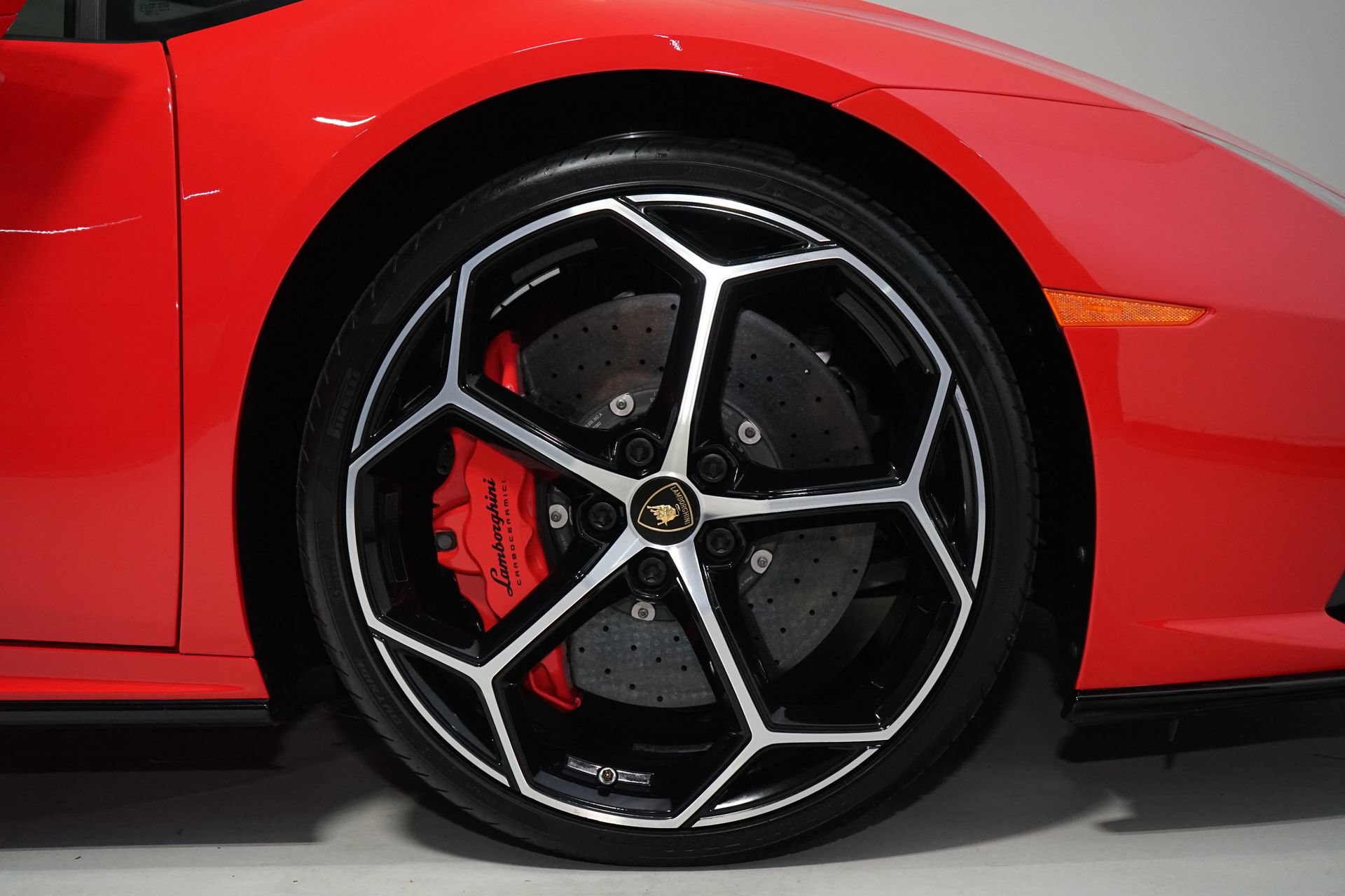 Used 2020 Lamborghini Huracan EVO AWD/4WD image 24