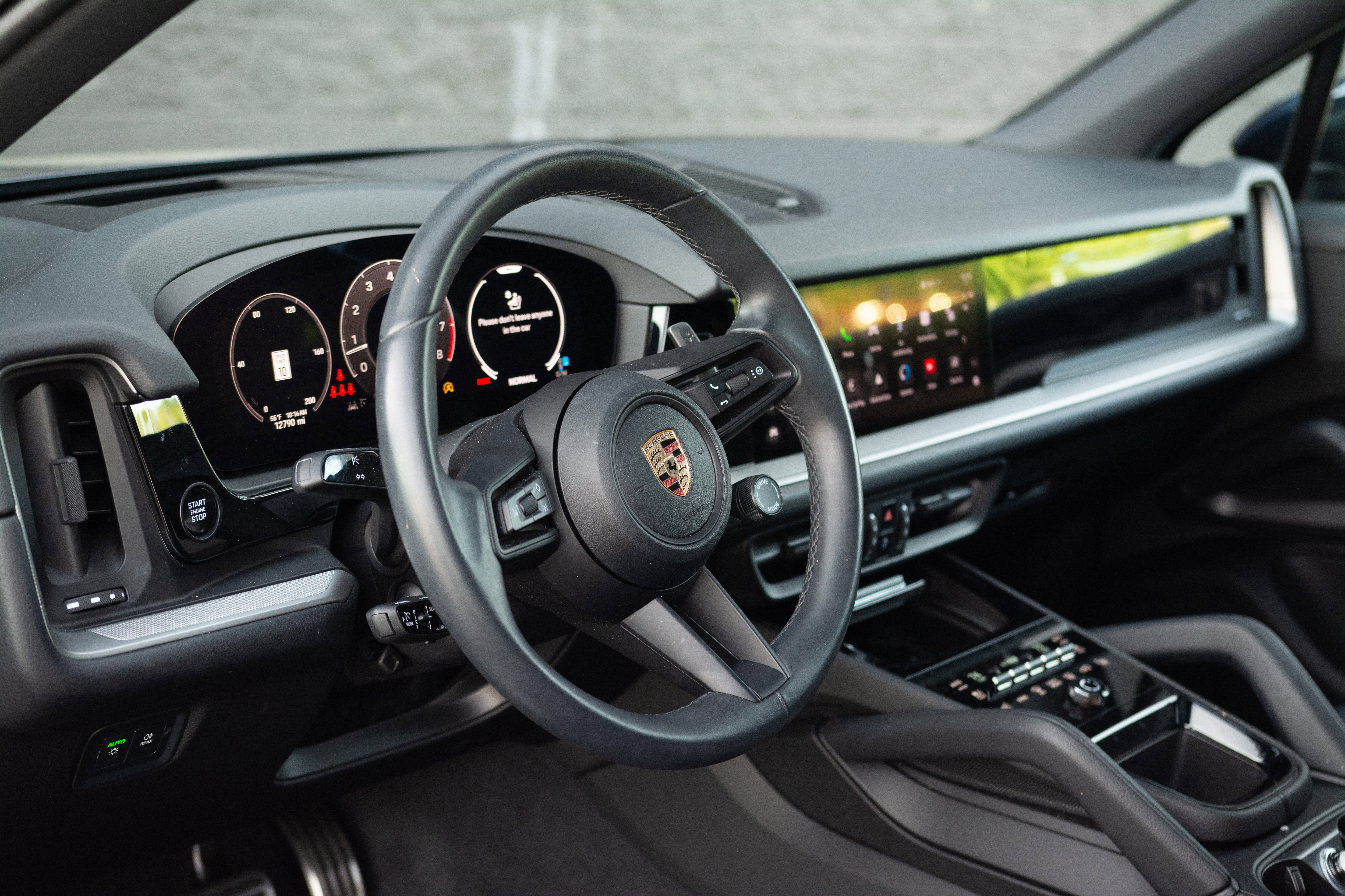 Certified 2025 Porsche Cayenne E-Hybrid image 4