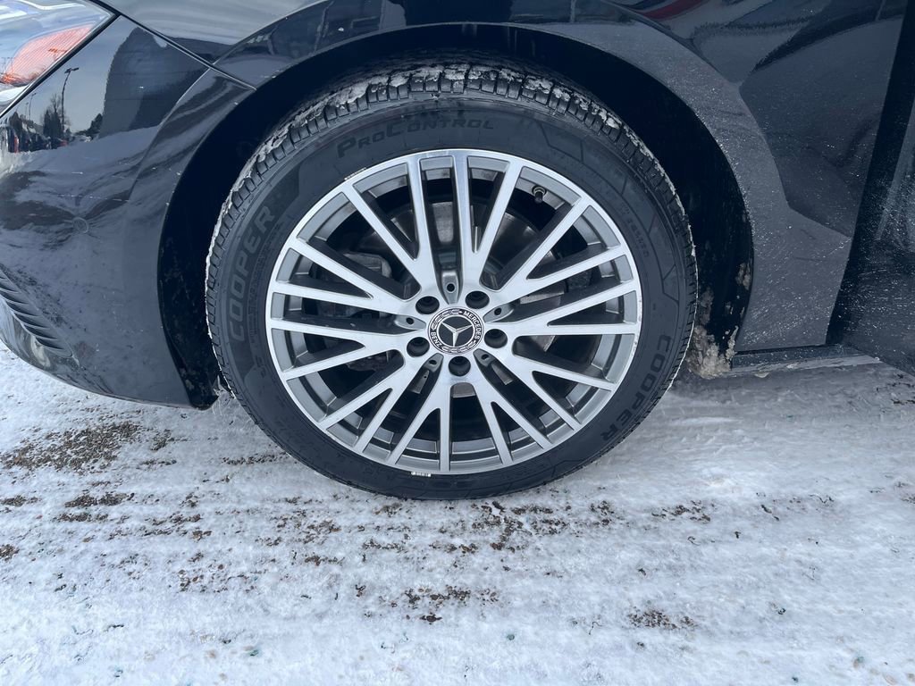 Used 2025 Mercedes-Benz CLA 250 4MATIC image 25