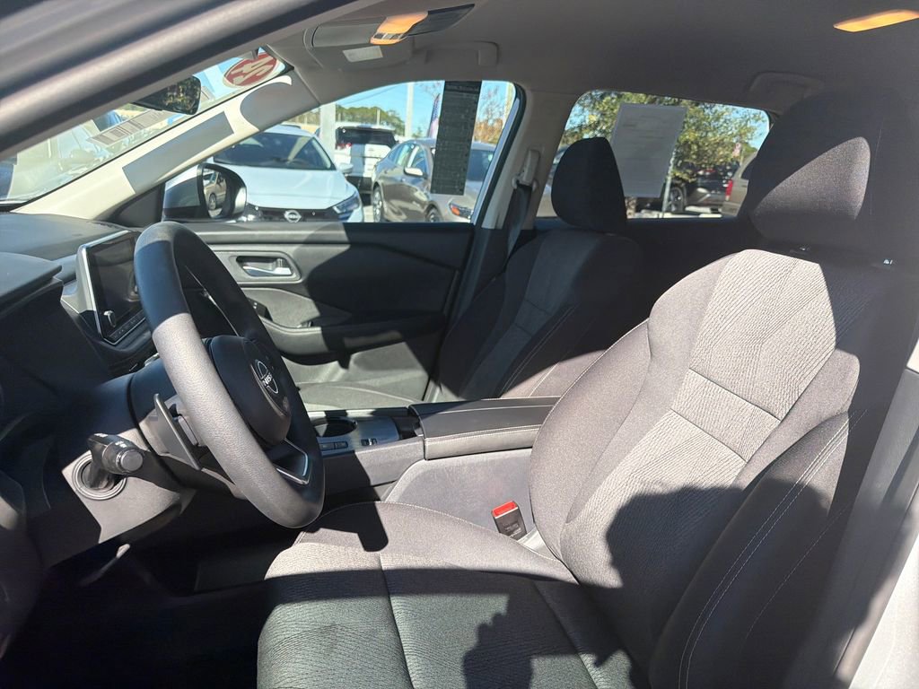 Used 2024 Nissan Rogue SV image 18