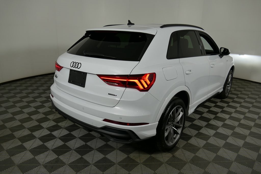 Certified 2025 Audi Q3 2.0T Premium w/ Black Optic Sport Package image 3