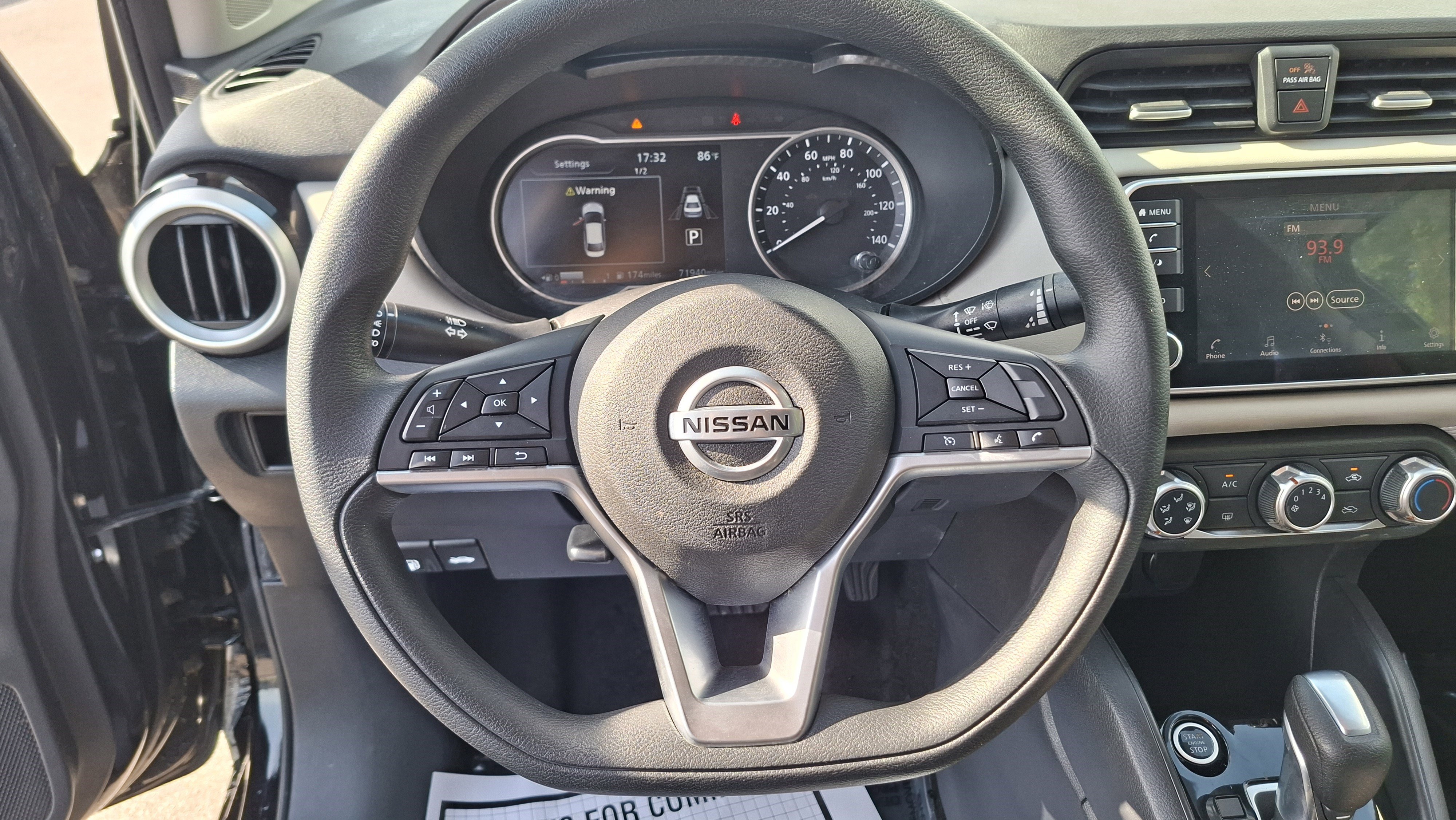 Used 2020 Nissan Versa SV FWD image 10