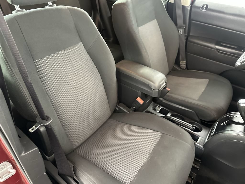 Used 2014 Jeep Patriot Latitude AWD/4WD image 24