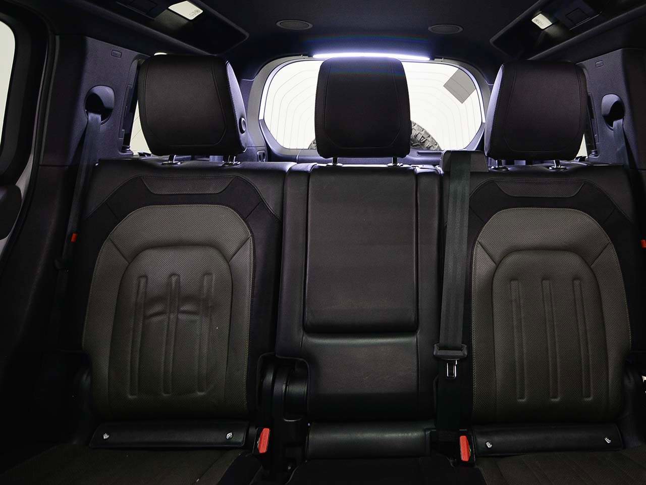Used 2021 Land Rover Defender 110 X-Dynamic HSE AWD/4WD image 11