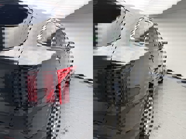 Used 2023 Kia Sorento LX image 5