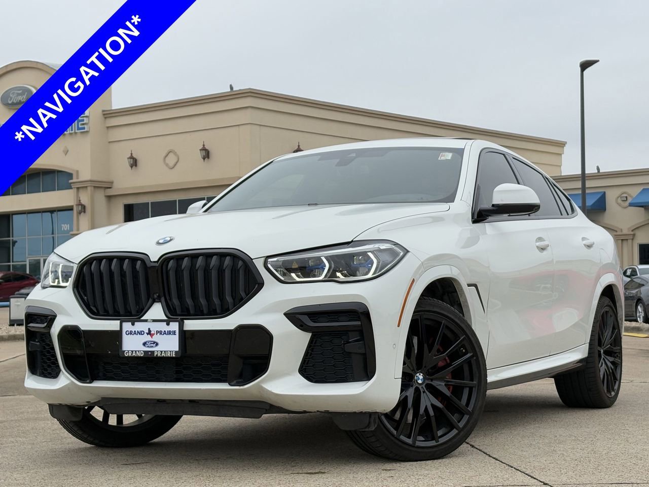 Used 2022 BMW X6 M50i w/ Executive Package image 2
