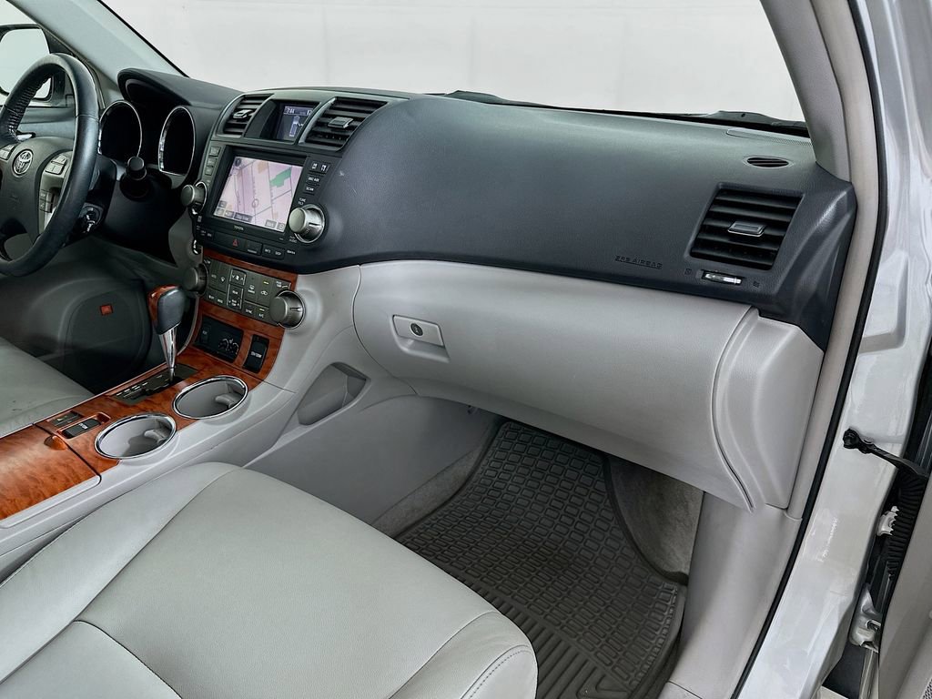 Used 2010 Toyota Highlander Limited AWD/4WD image 37