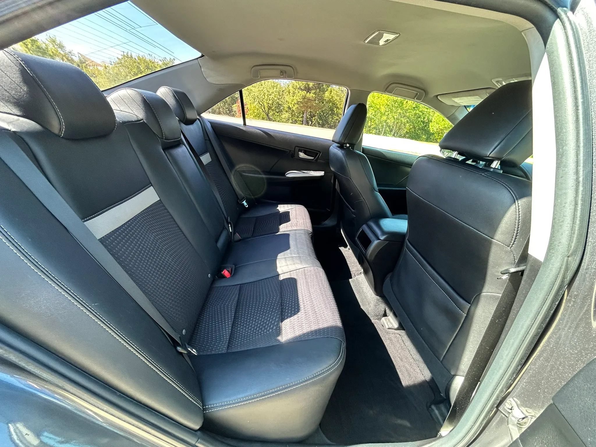 Used 2014 Toyota Camry SE FWD image 14