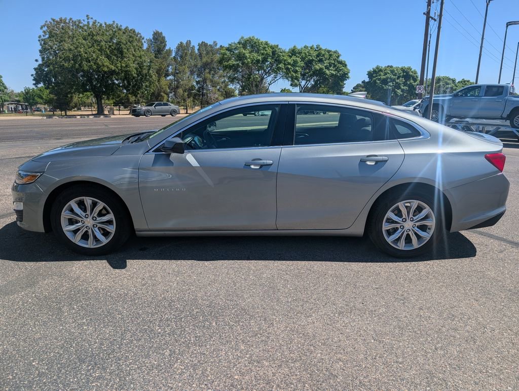 Used 2024 Chevrolet Malibu LT image 2