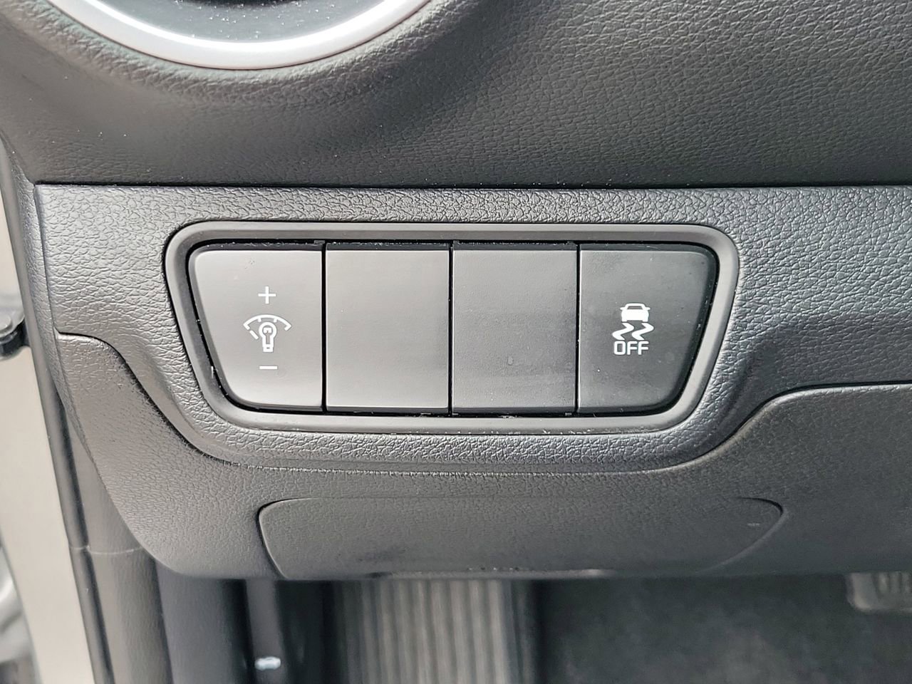 Used 2024 Kia Forte LXS image 29