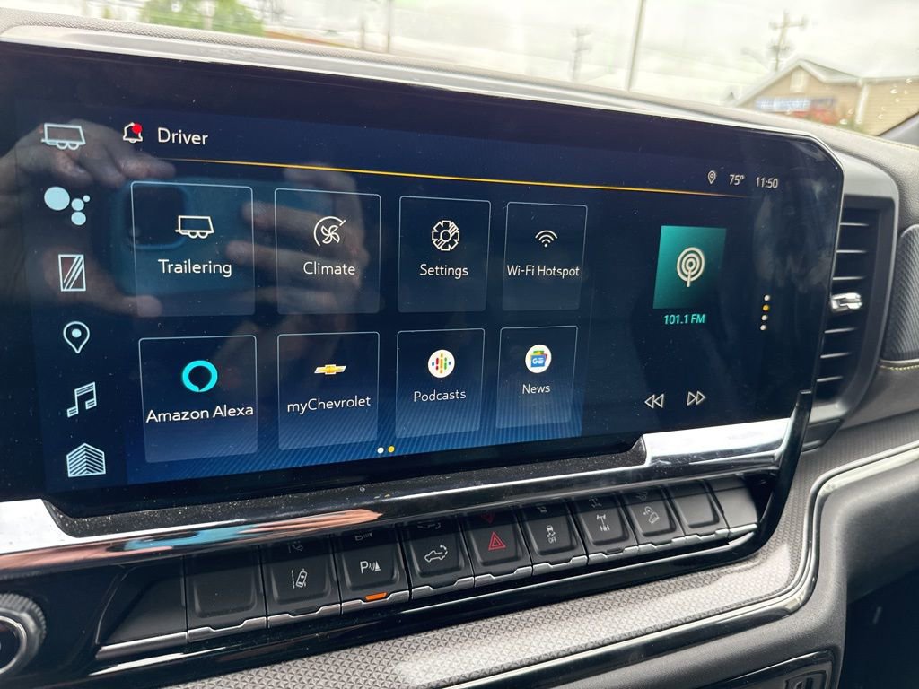 Used 2024 Chevrolet Silverado 2500 ZR2 w/ Technology Package image 32