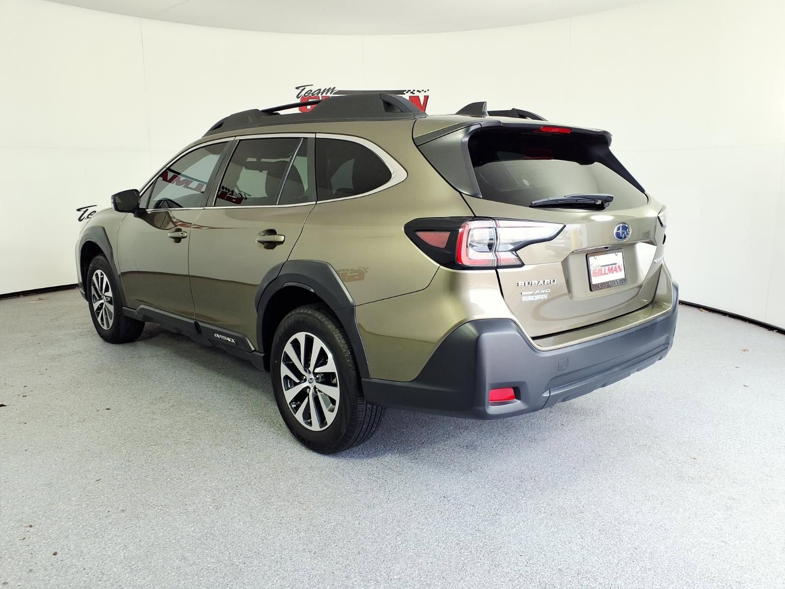 Used 2024 Subaru Outback Premium AWD/4WD image 9