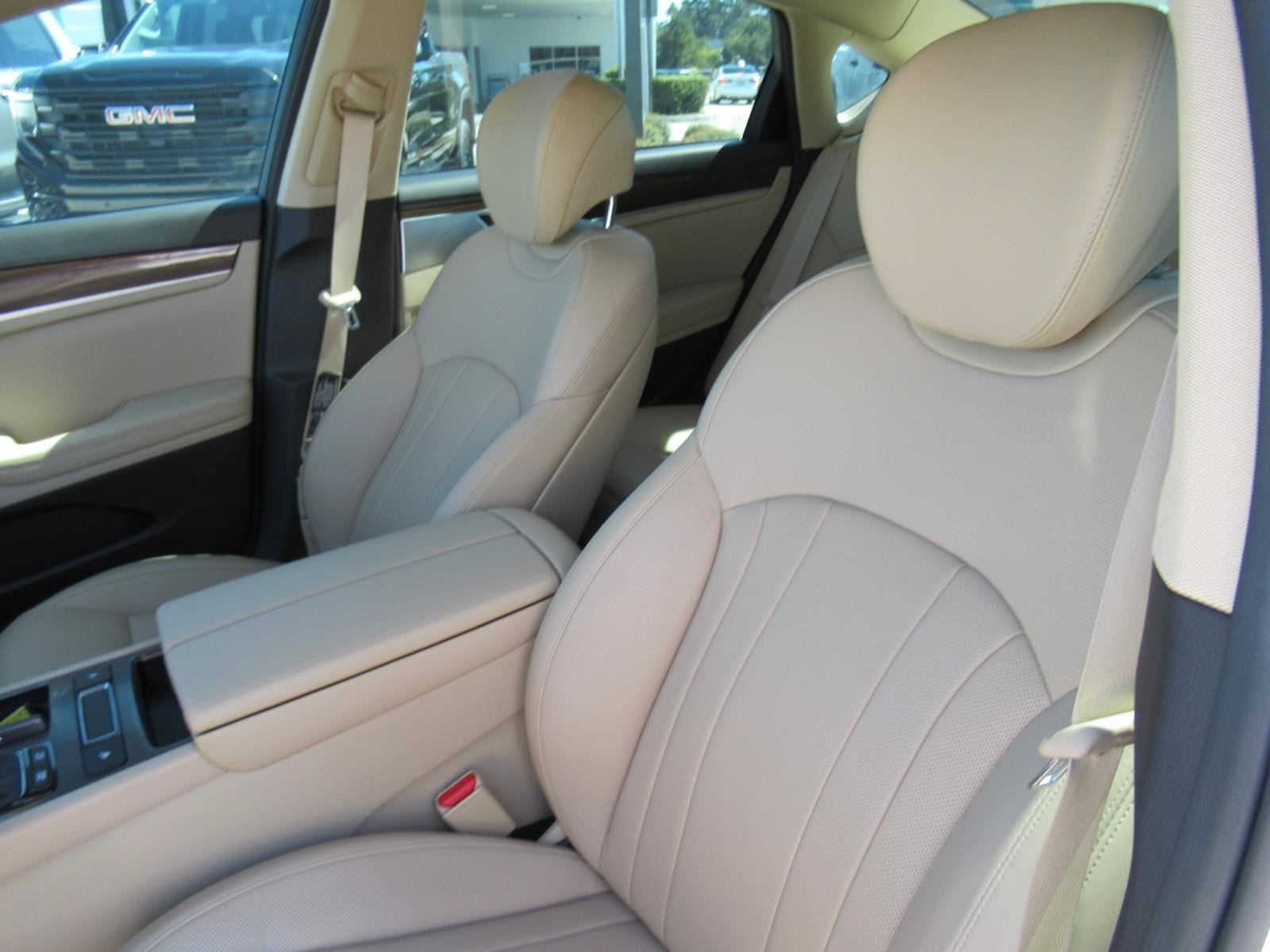 Used 2020 Genesis G80 3.8 RWD image 16