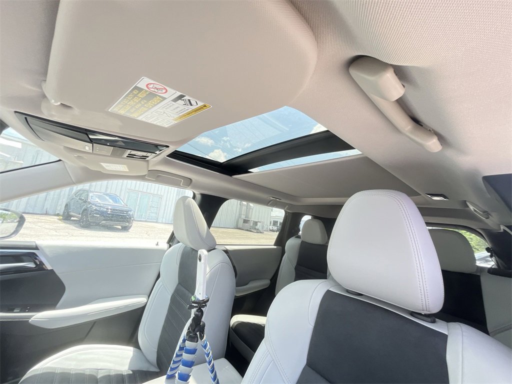 New 2025 Mitsubishi Outlander SE image 22