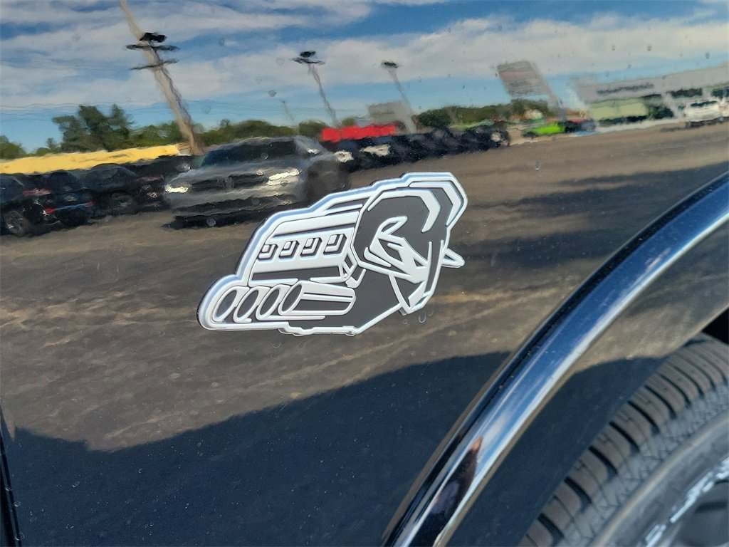 New 2026 RAM 1500 4x4 Crew Cab image 7
