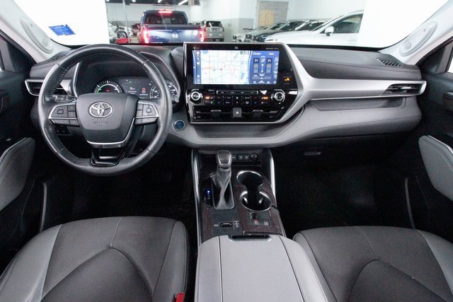 Used 2020 Toyota Highlander Limited Platinum image 6
