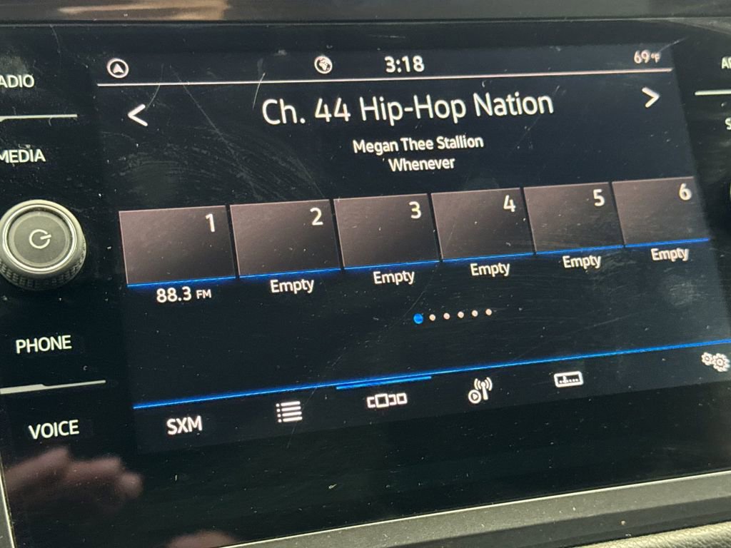 Used 2024 Volkswagen Tiguan SE image 18