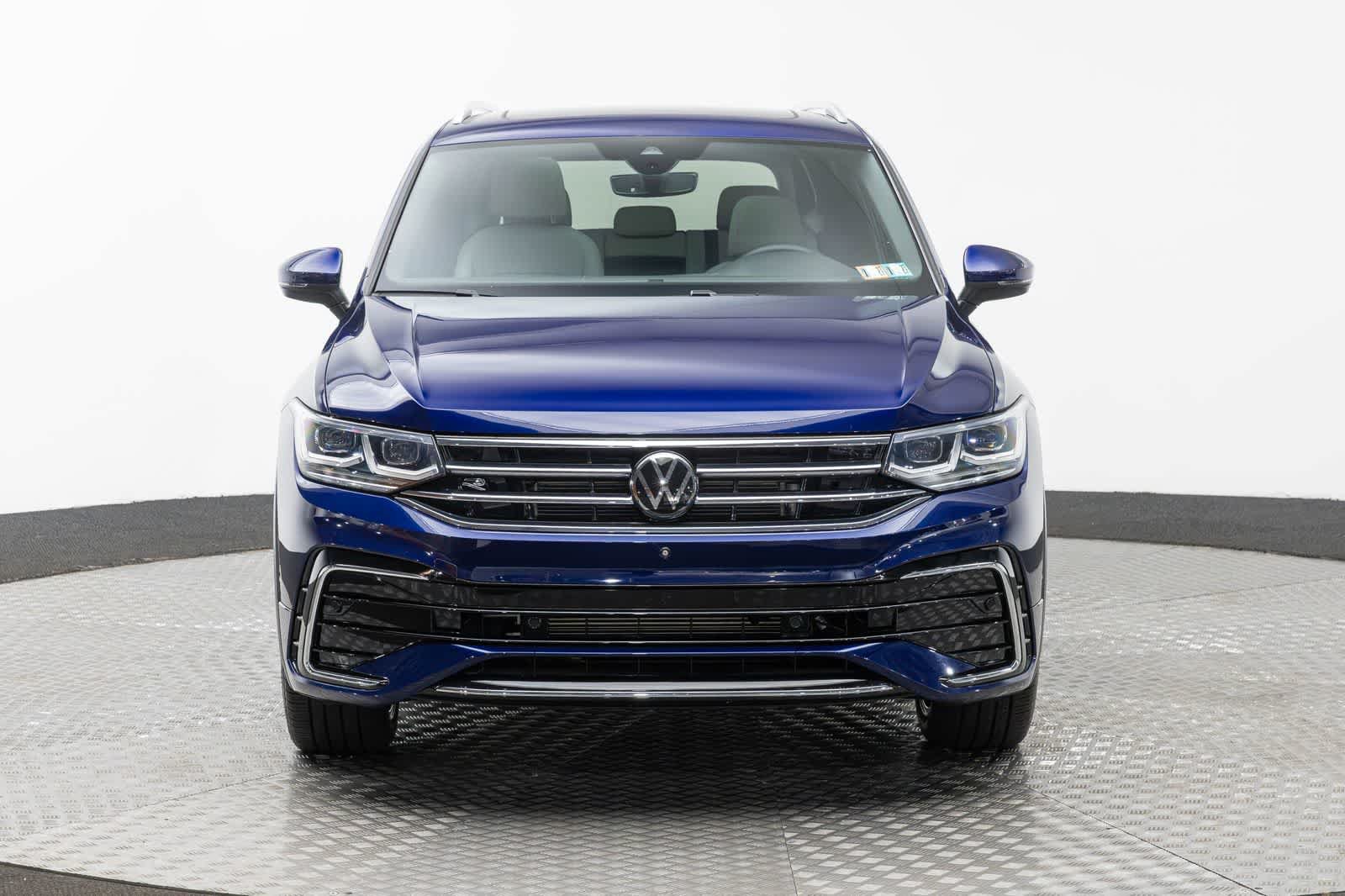 Used 2023 Volkswagen Tiguan SEL R-Line AWD/4WD image 6