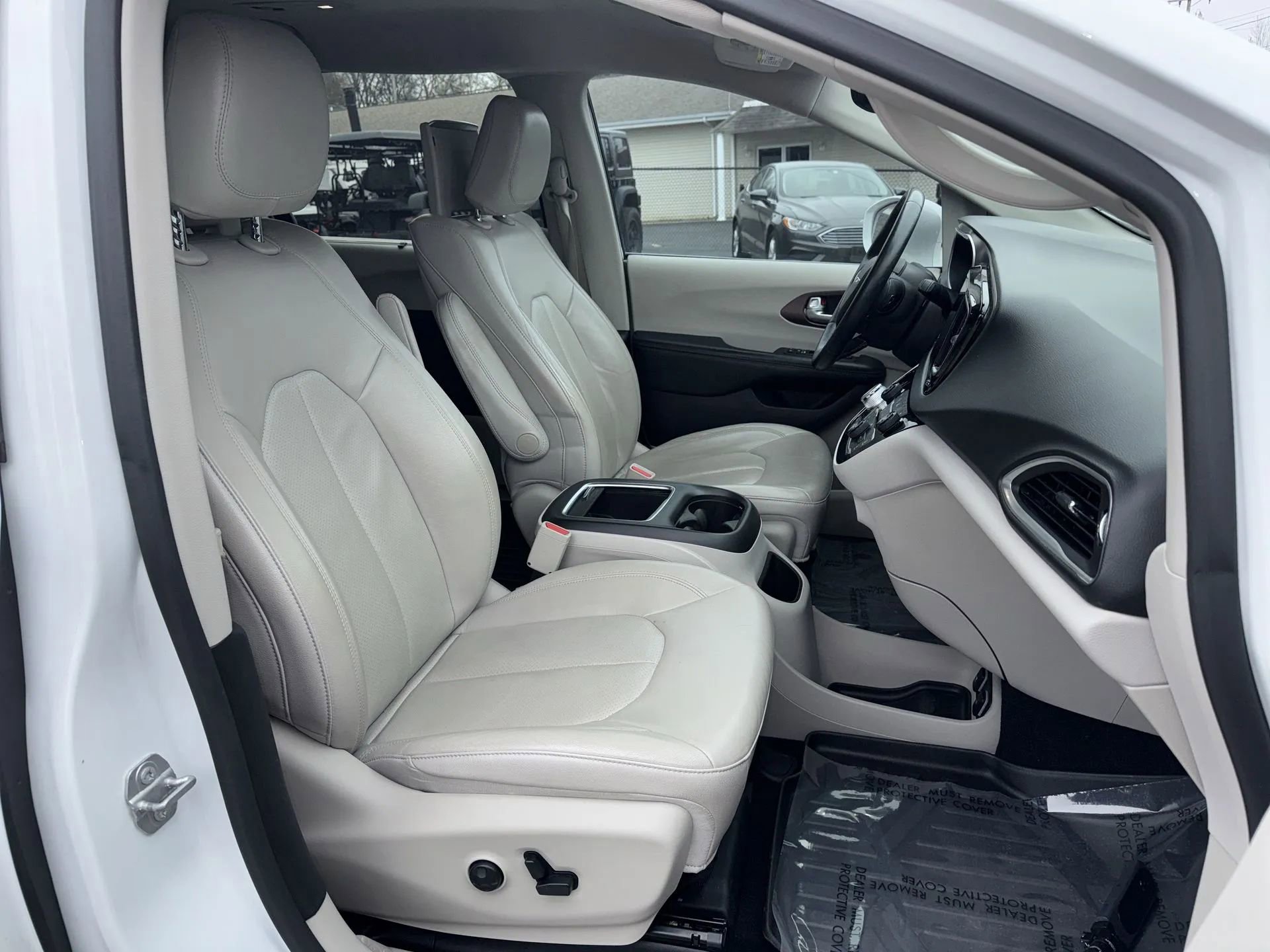 Used 2018 Chrysler Pacifica Touring-L Plus w/ Advanced Safetytec Group image 28