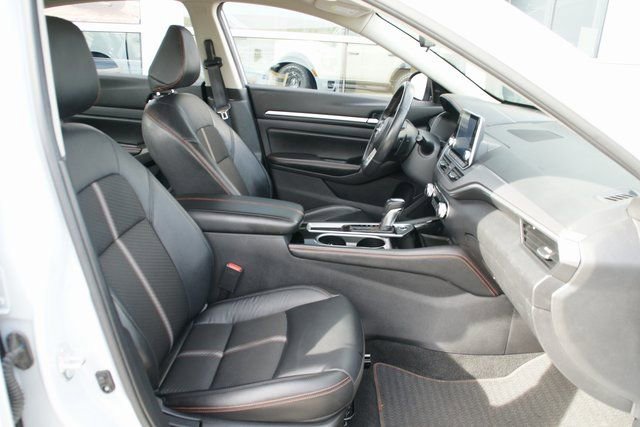 Used 2024 Nissan Altima 2.5 SR image 34