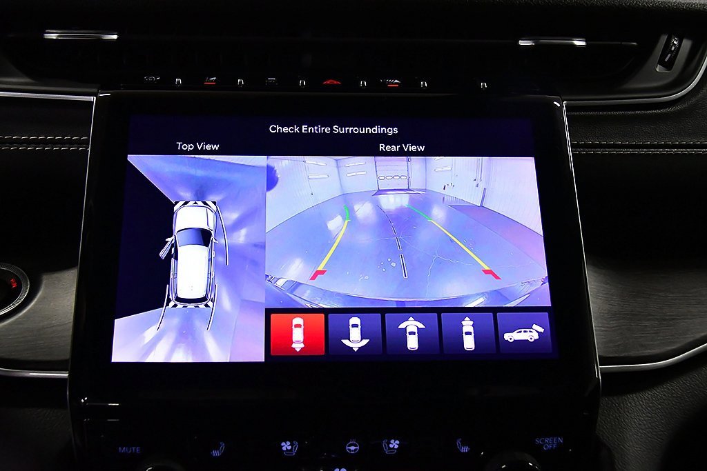 Used 2021 Jeep Grand Cherokee L Limited w/ Luxury Tech Group II image 22