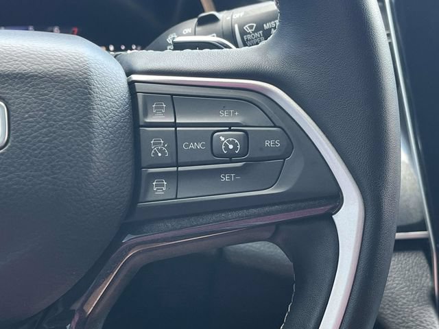 Used 2022 Jeep Grand Cherokee Altitude AWD/4WD image 28