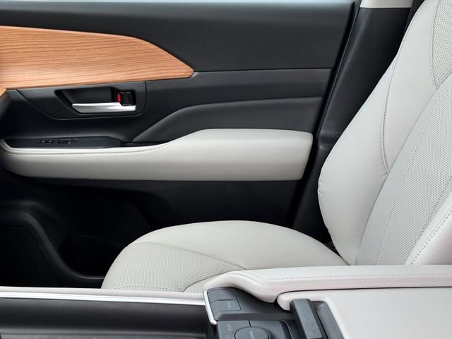 Used 2026 Toyota Grand Highlander Limited image 12