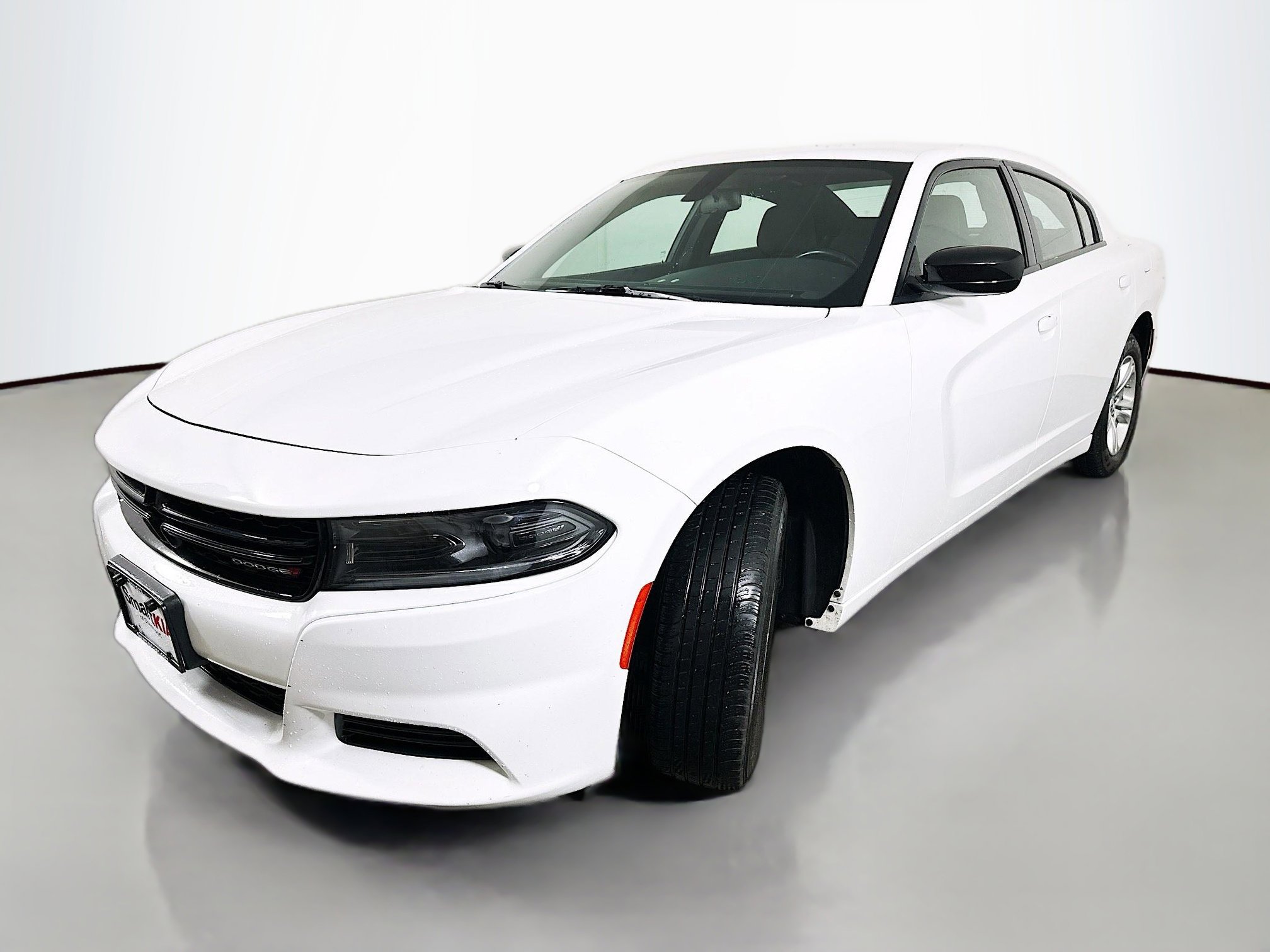 Used 2023 Dodge Charger SXT image 3