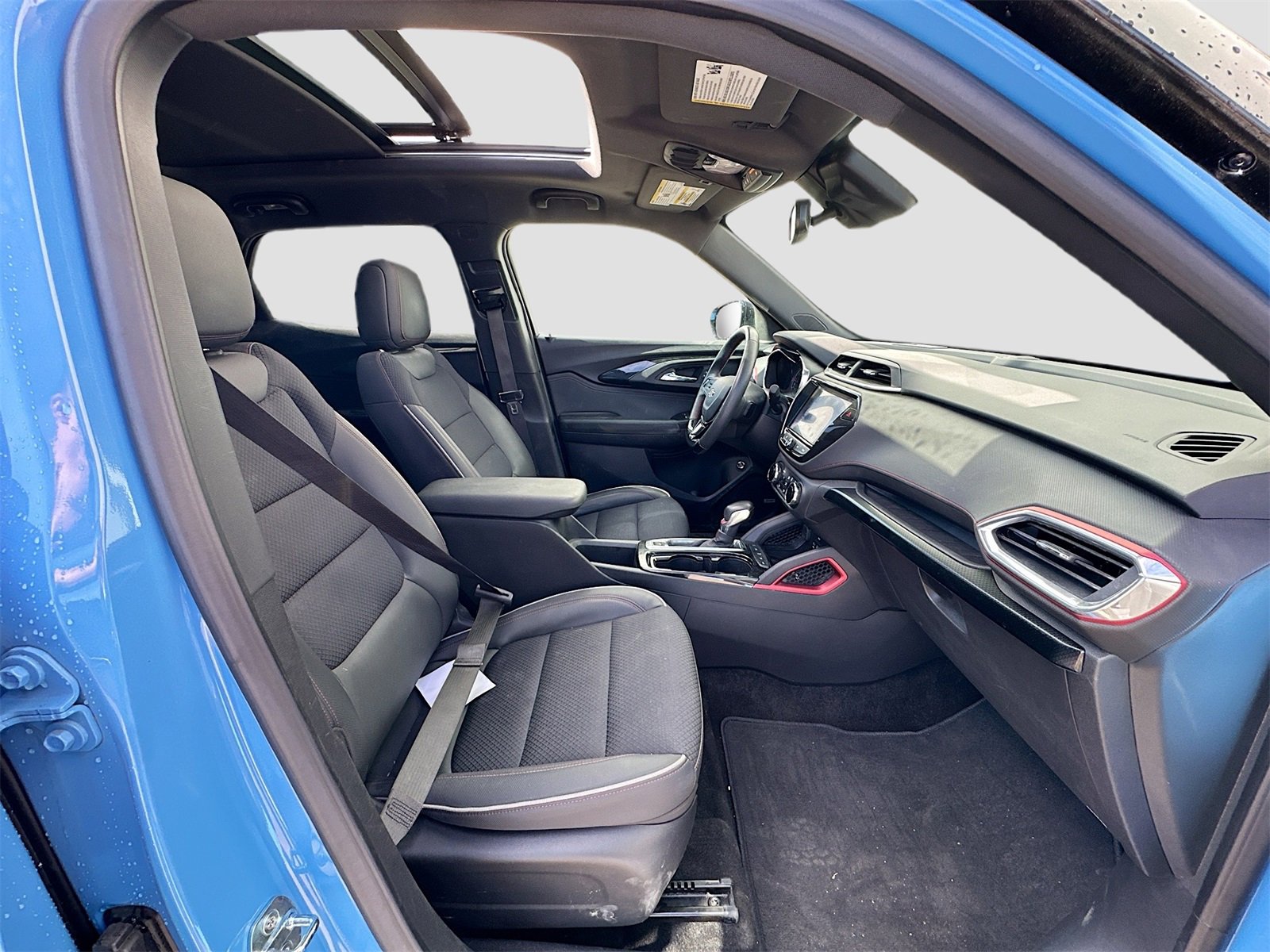 Used 2023 Chevrolet TrailBlazer RS w/ Sun and Liftgate Package image 27