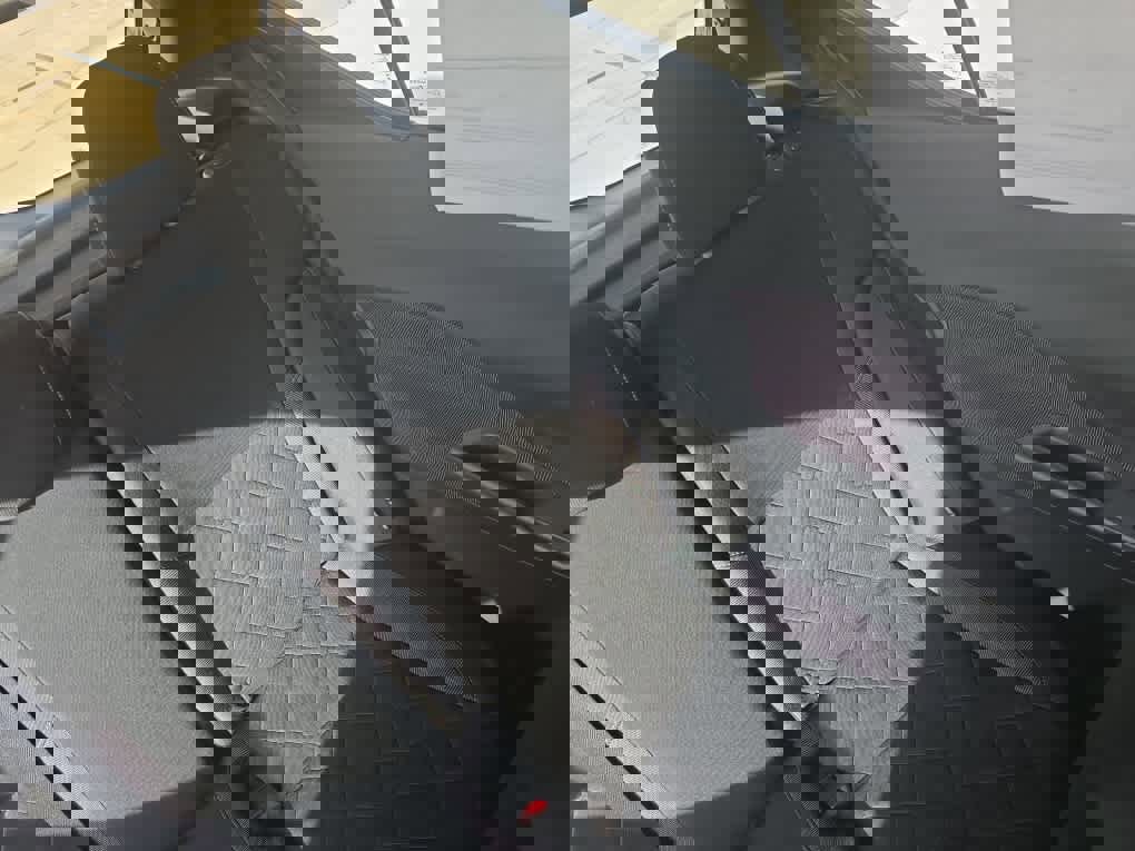 Used 2020 Nissan Kicks SV image 15