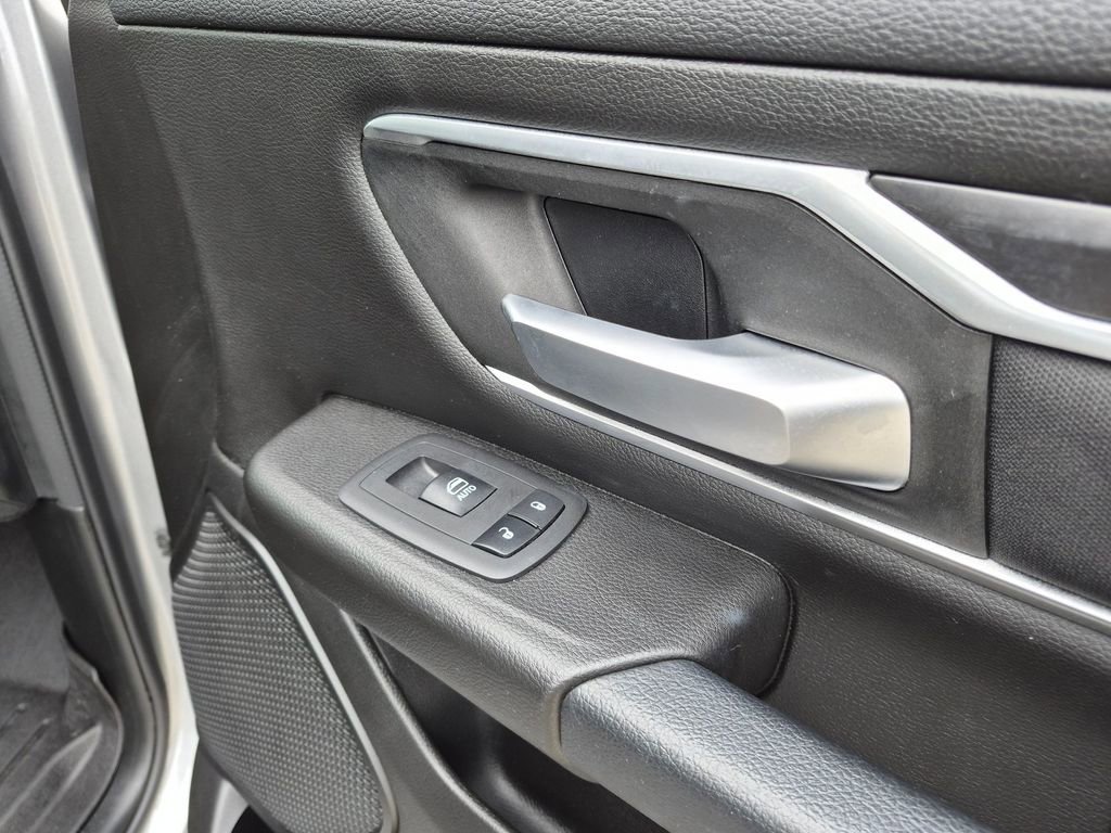 Used 2023 RAM 1500 Big Horn AWD/4WD image 30
