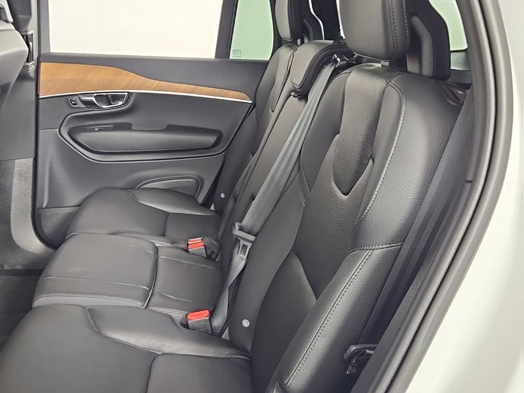 Certified 2023 Volvo XC90 B6 Plus w/ Protection Package Premier AWD/4WD image 18