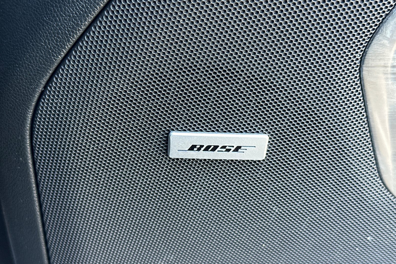 Used 2024 Chevrolet Suburban Z71 image 43