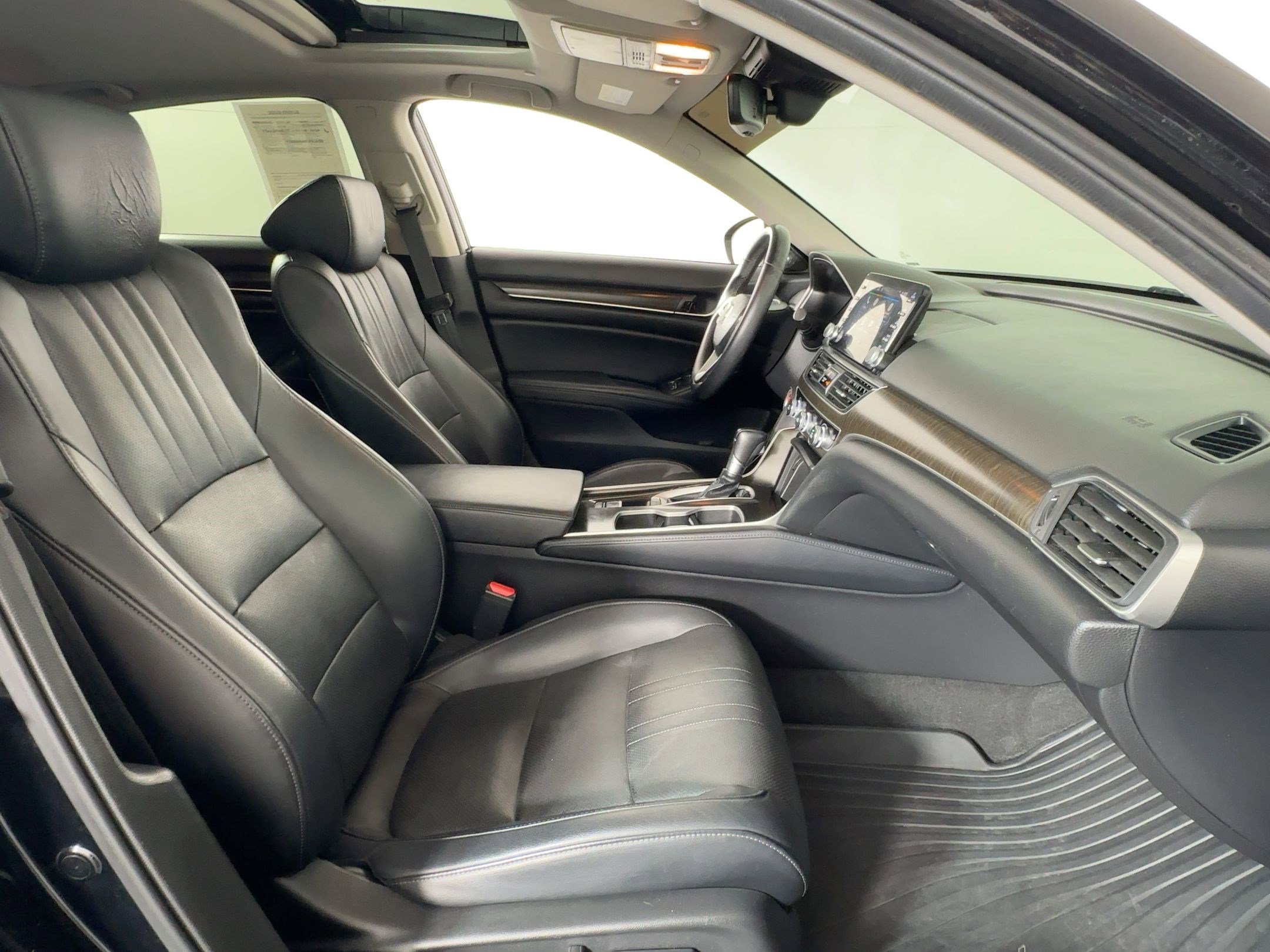 Used 2018 Honda Accord EX-L image 30