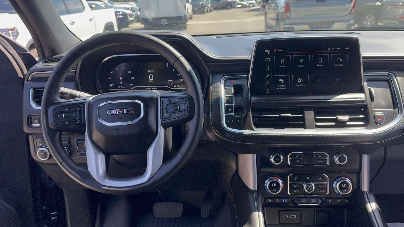 Used 2024 GMC Yukon SLT w/ SLT Luxury Package AWD/4WD image 12