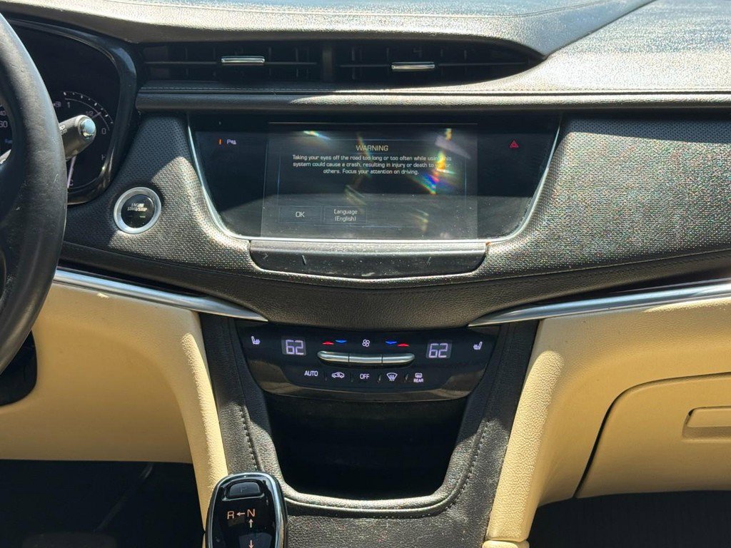 Used 2018 Cadillac XT5 Luxury w/ Driver Awareness Package FWD image 16