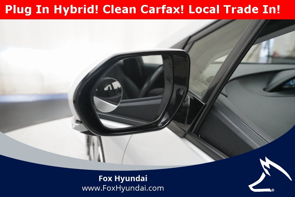 Used 2017 Toyota Prius Prime Premium image 24