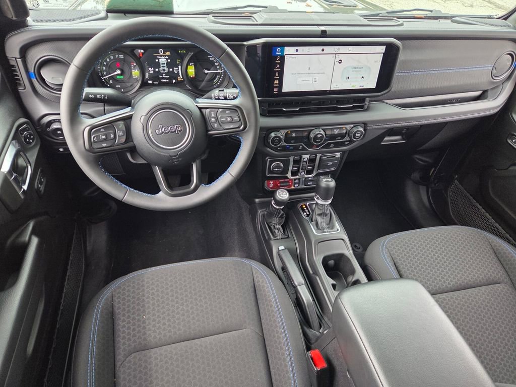 Used 2025 Jeep Wrangler Unlimited Rubicon 4xe image 9