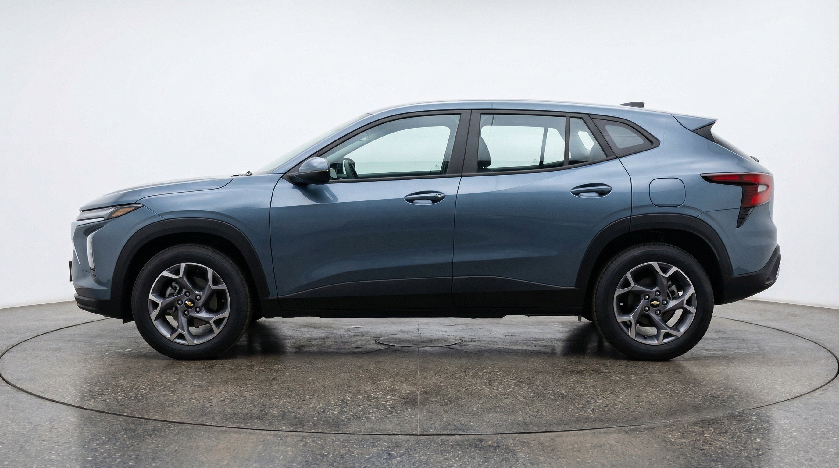 Used 2025 Chevrolet Trax LT FWD image 5