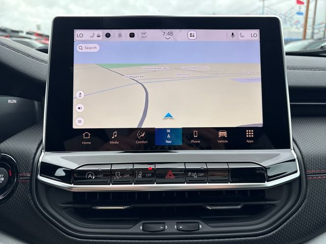 New 2026 Jeep Compass Trailhawk AWD/4WD image 18