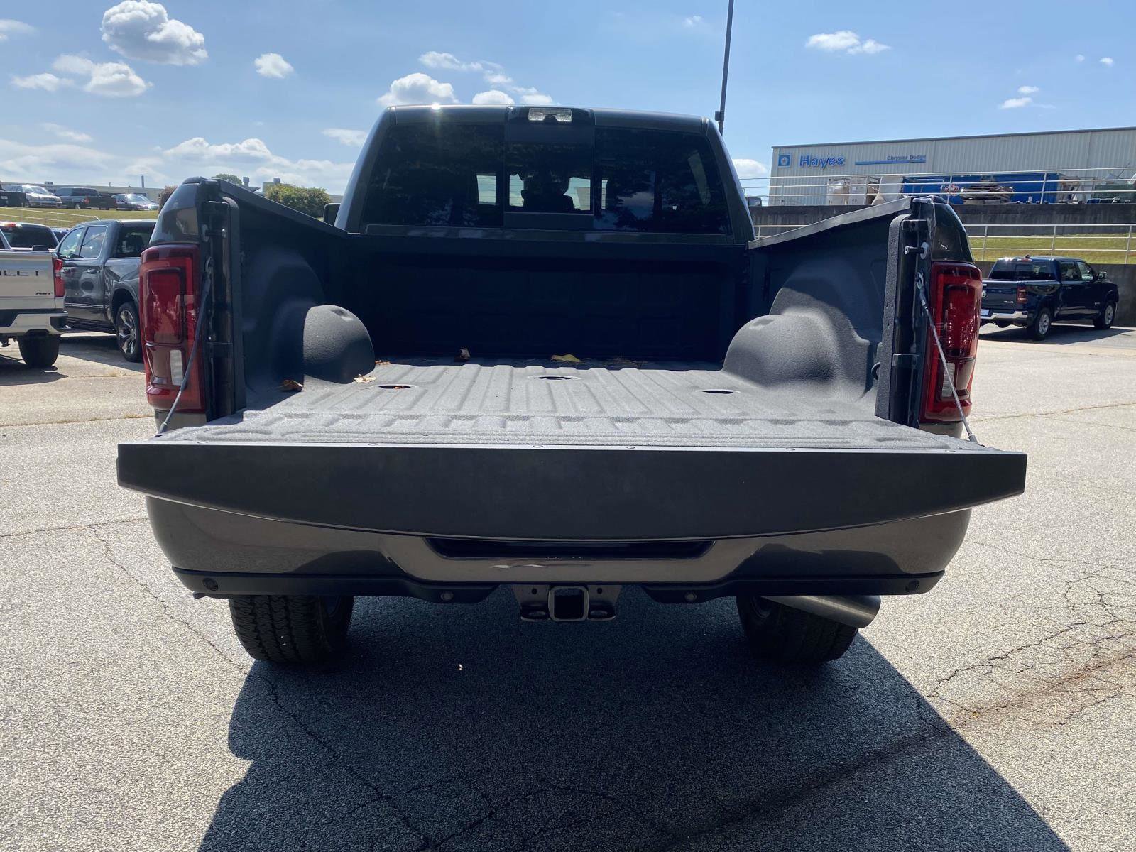 Used 2025 RAM 2500 Laramie w/ Night Edition image 37